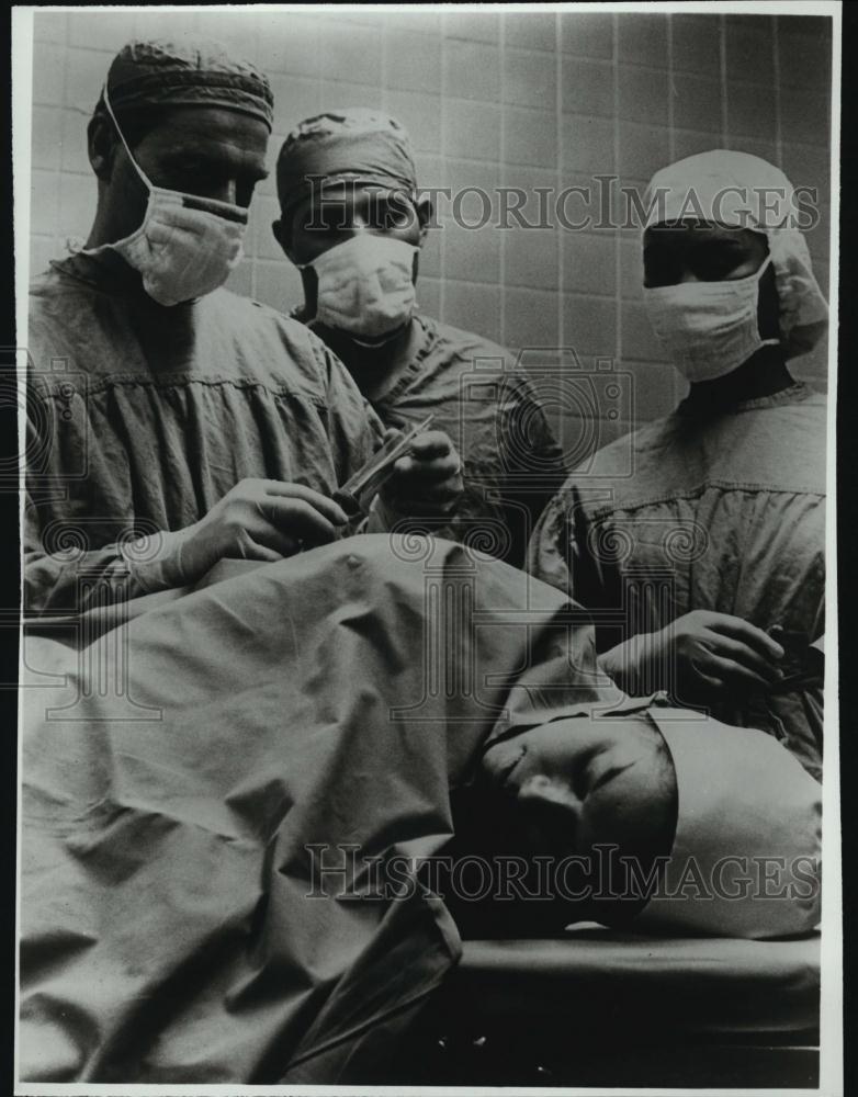 1966 Press Photo Dr Henry Heimlich During Operation - RSL45751 - Historic Images