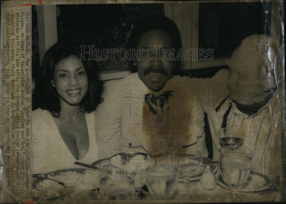 1974 Press Photo Actor Deesmond Wilson of &quot;Sanford &amp; Son&quot; weds Cicely Johnson - Historic Images