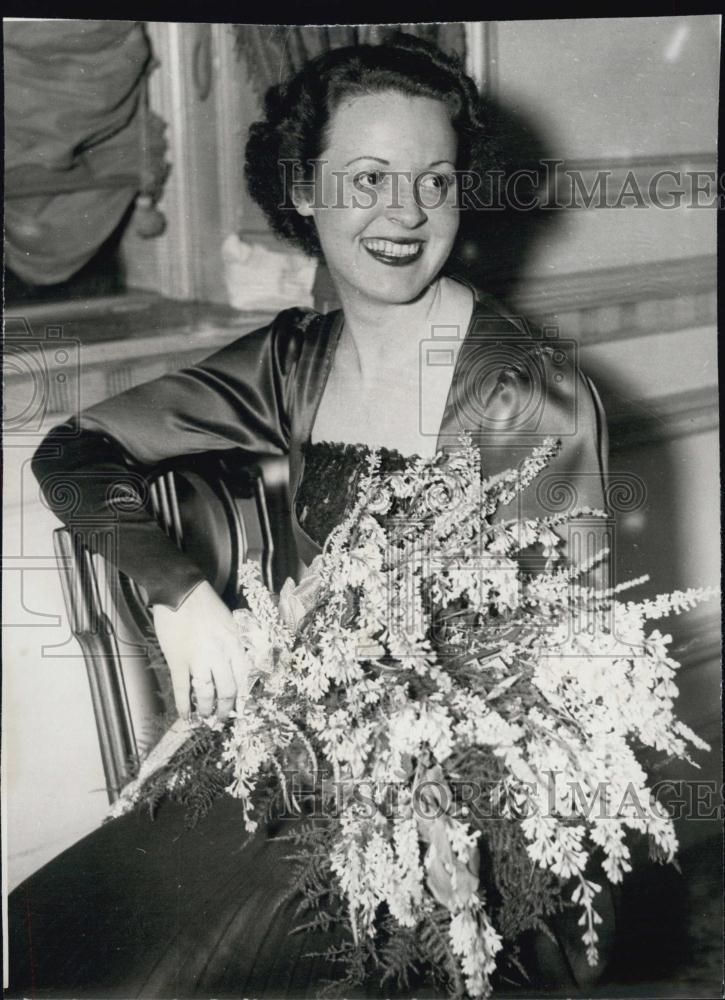 1953 Press Photo Mrs Frances Cove Walton Widow of Paul Walton - RSL01165 - Historic Images