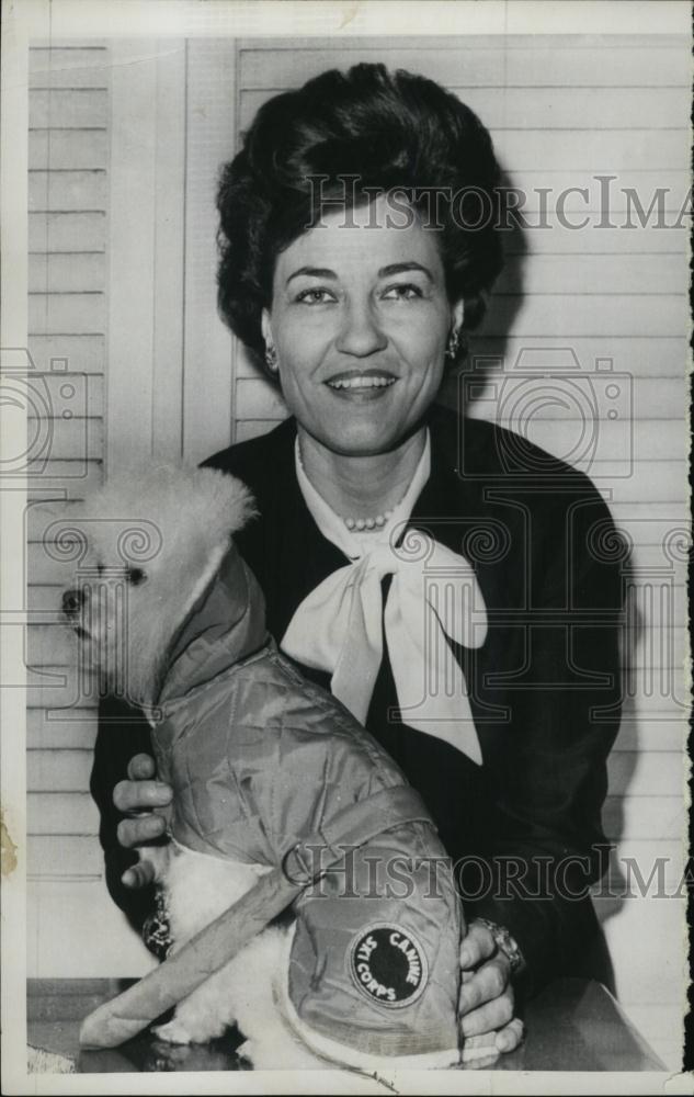 1963 Press Photo Annette McBride Dallas Dog Coat Designer - RSL46839 - Historic Images