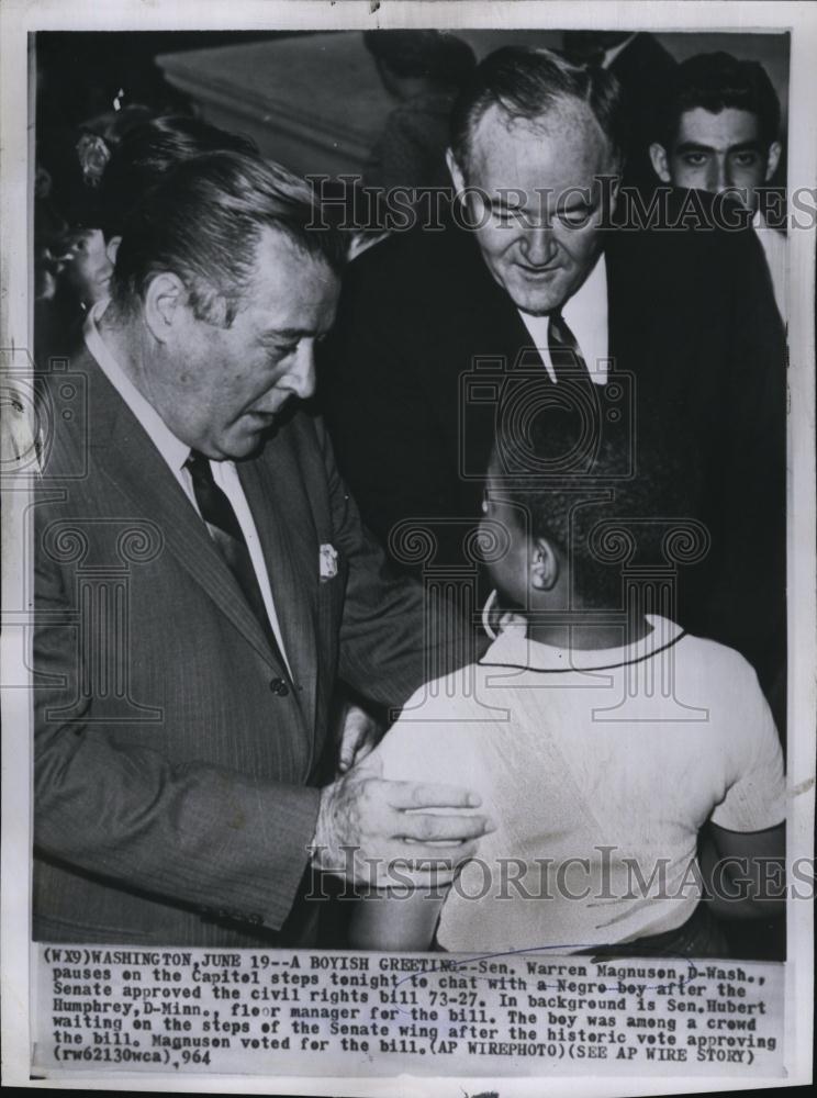1964 Press Photo Senator Warren Magnusen & Senator Hubert Humphrey With Boy - Historic Images