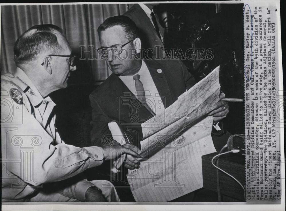 1961 Press Photo Maj Gen Harley West &amp; Col JAmes Scott - RSL06817 - Historic Images