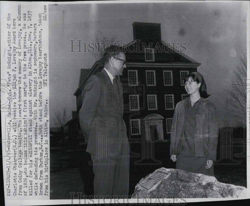 1965 Press Photo CA Pete McKnight Editor of Charlotte Observer - RSL06941 - Historic Images