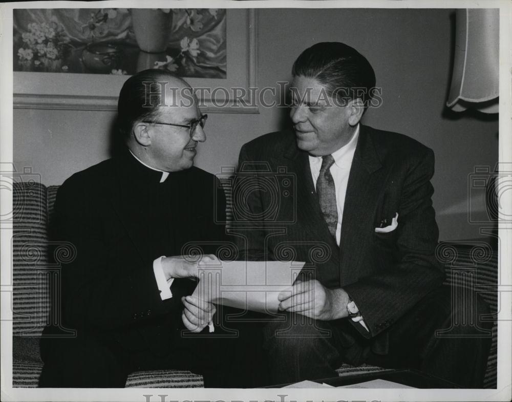 1958 Press Photo RevArmand Morisette with Sec of labor James P Mitchell - Historic Images