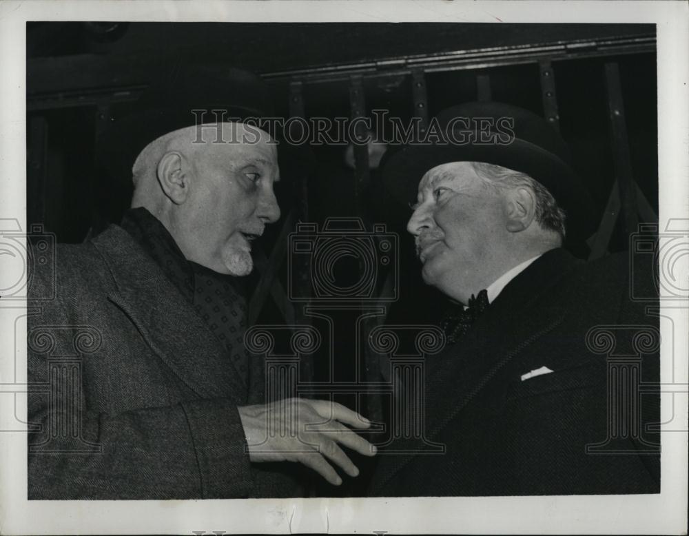 1949 Press Photo Peace-Pact Contract for Joseph Bech &amp; Carlos Sforza to sign - Historic Images