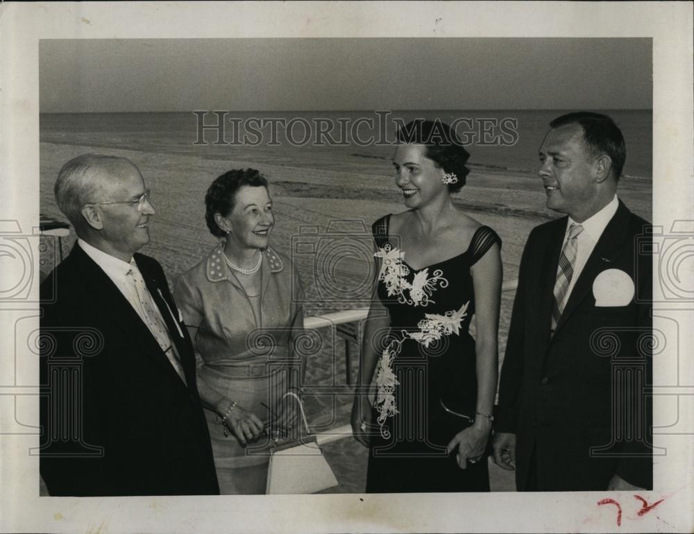 1959 Press Photo Mr and Mrs Oscar Kreutz, Mr and Mrs Bob C Miller - Historic Images