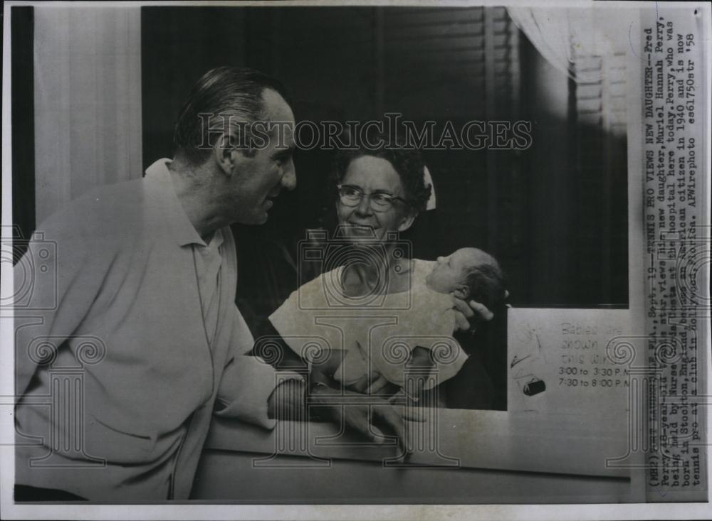 1958 Press Photo Fred Perry, Tennis, Muriel Hannah Perry, Maria Costa - Historic Images