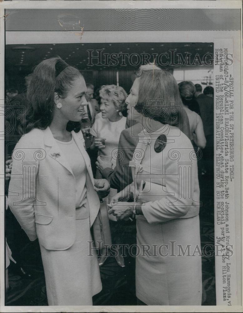 1968 Press Photo Florida state Rep Beth Johnson &amp; Mary Lou Hammonds chairman - Historic Images