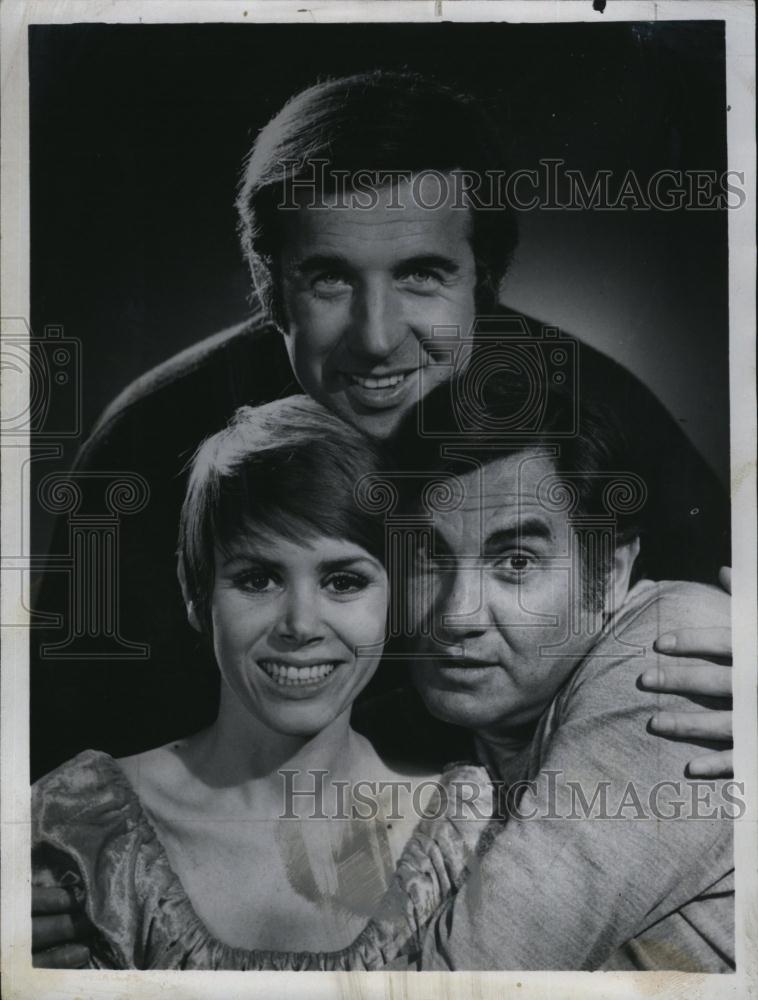 1969 Press Photo Tony Sandler,Ralph Young,Judy Crane &quot;Kraft Music Hall&quot; - Historic Images