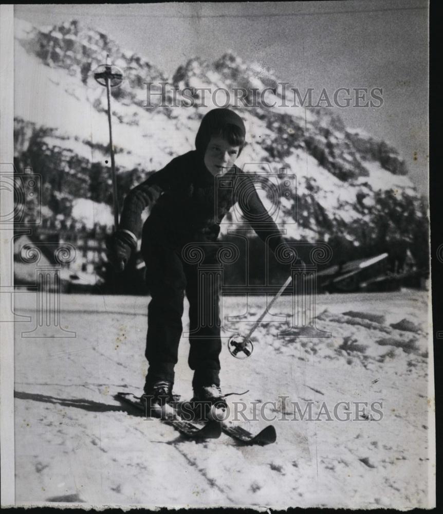 1958 Press Photo Robertino Rossellini son actress Ingrid Bergman skis Italy - Historic Images