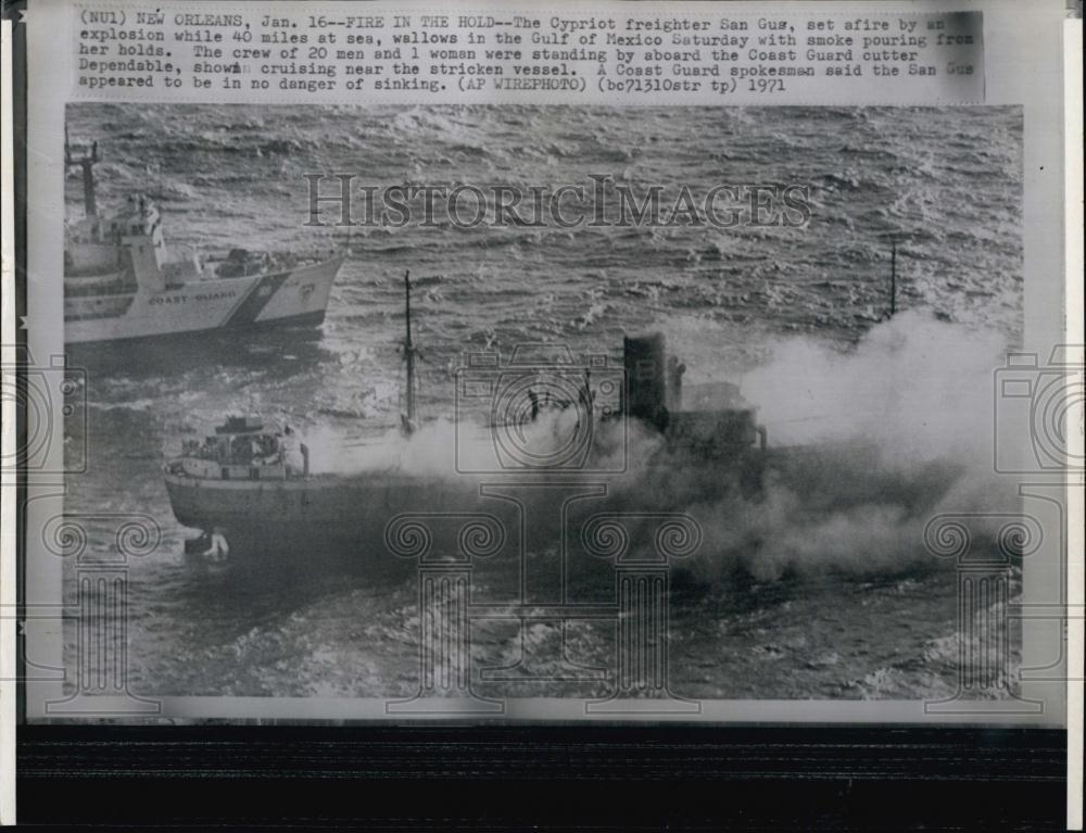 1971 Press Photo Cypriot freighter San Gus afire explosion Gulf Mexico - Historic Images