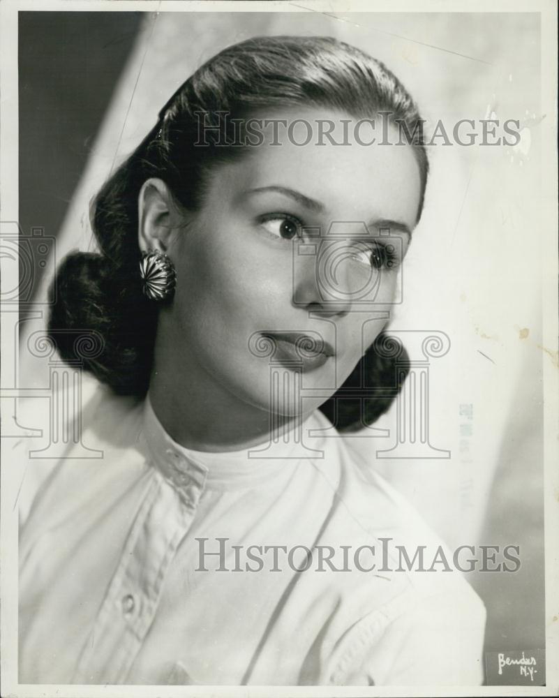 1955 Press Photo Diana Reynolds Sarah Lawrence College Drama Student - RSL02391 - Historic Images