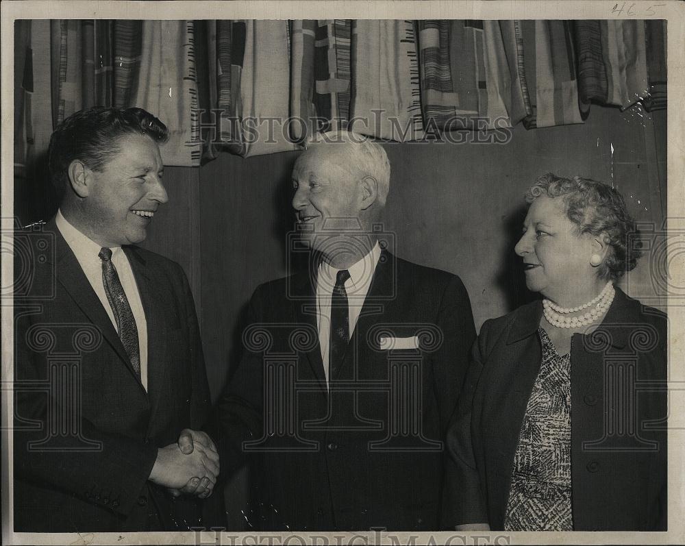 1961 Press Photo Leonard Collins Harry H Riker, Mrs Lilian Collins Sears - Historic Images