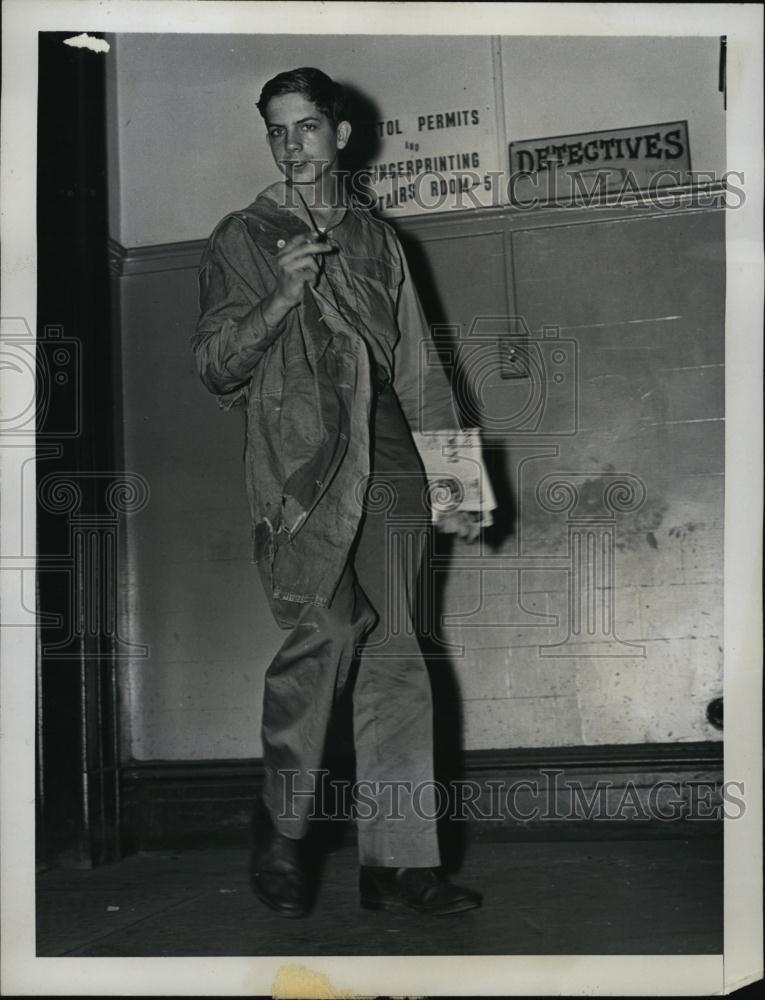 1945 Press Photo James Post, Suspect, Robbery-Slaying Of Sargeant Malick Vessaf - Historic Images