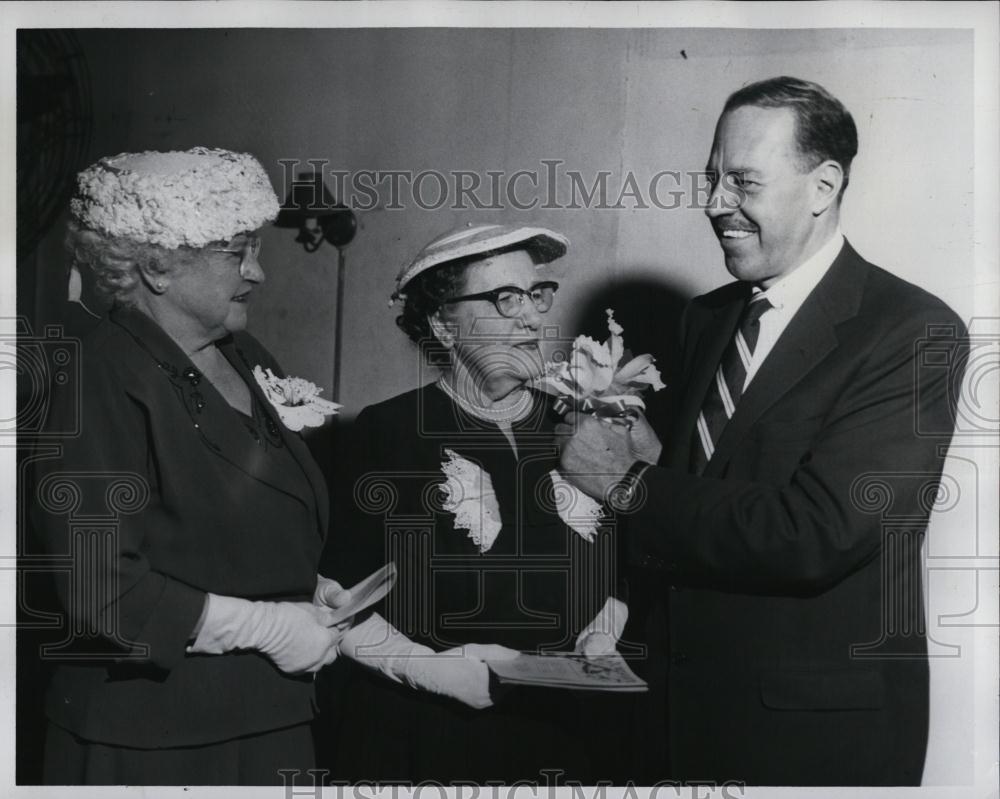 1957 Press Photo Mrs William Walsh, Mrs Stanley Clapp &amp; Jack Brown Buddies Club - Historic Images