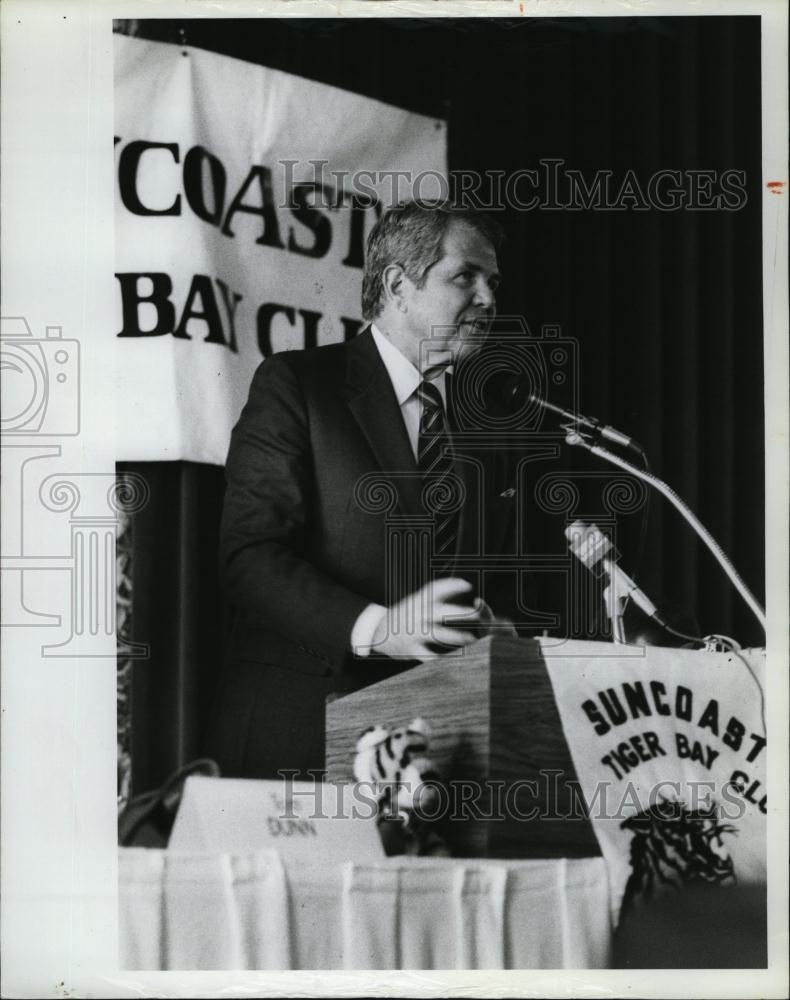 1986 Press Photo Pat Robertson at Tiger Club - RSL92643 - Historic Images