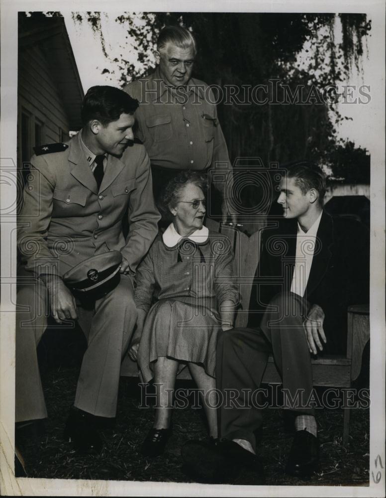 1950 Press Photo Eddie Van Diver &amp; his family in Pinellas, Florida - RSL93605 - Historic Images