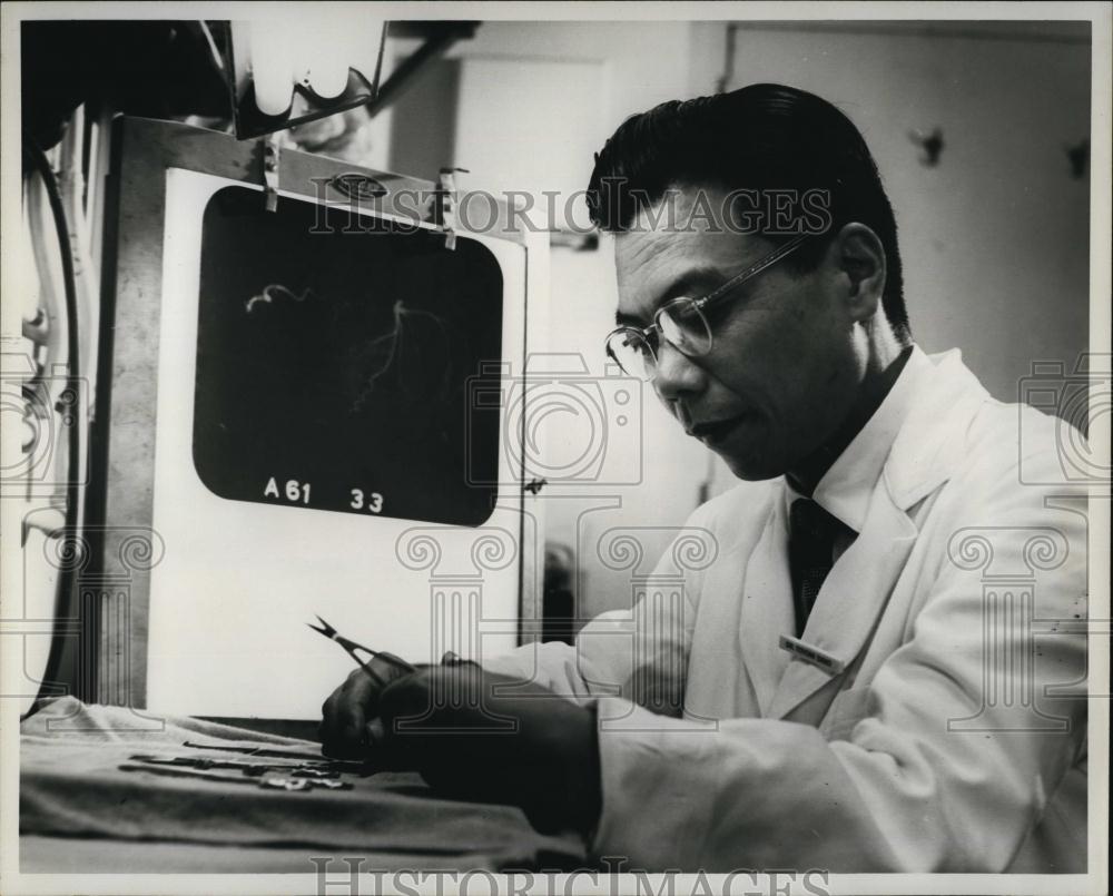 1961 Press Photo Dr Toyomi Sano of Tokyo at Beth Israel Hospital - RSL89423 - Historic Images