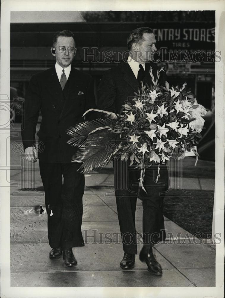 1938 Press Photo Donald Carroll, Sr With Fred Matthiesen, Victim's Father - Historic Images