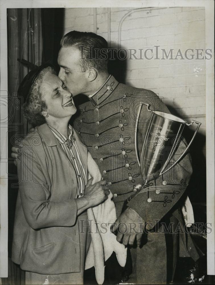 1956 Press Photo Ronald Weiss &amp; Mother - RSL43799 - Historic Images