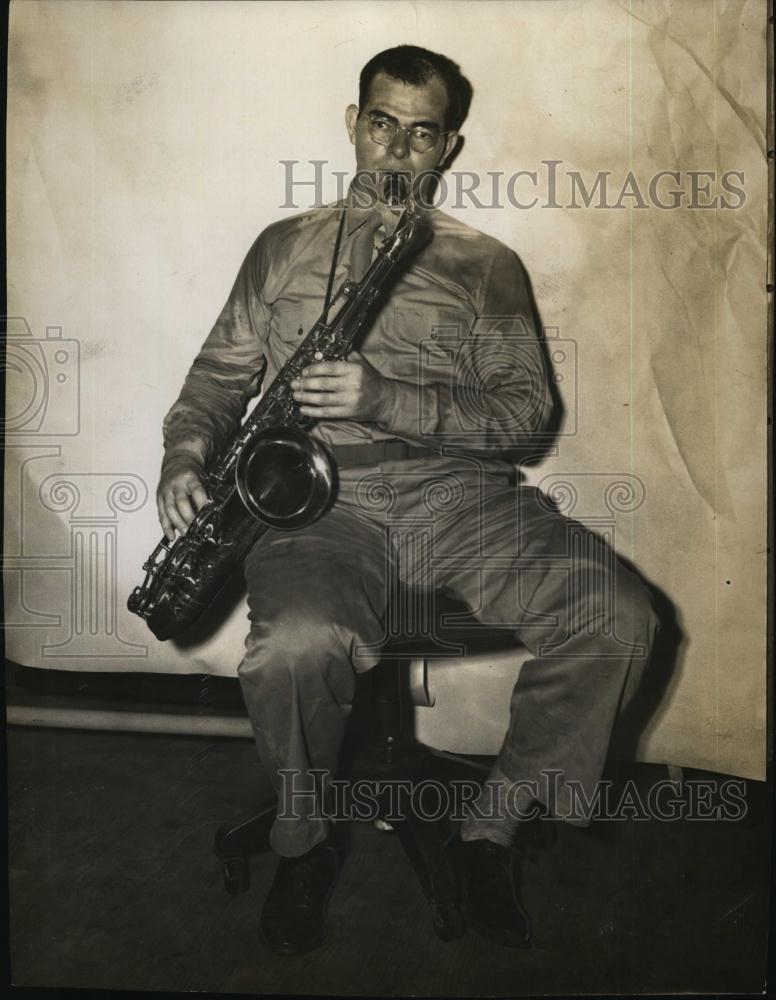 1942 Press Photo Musician Lewis Estes - RSL94973 - Historic Images