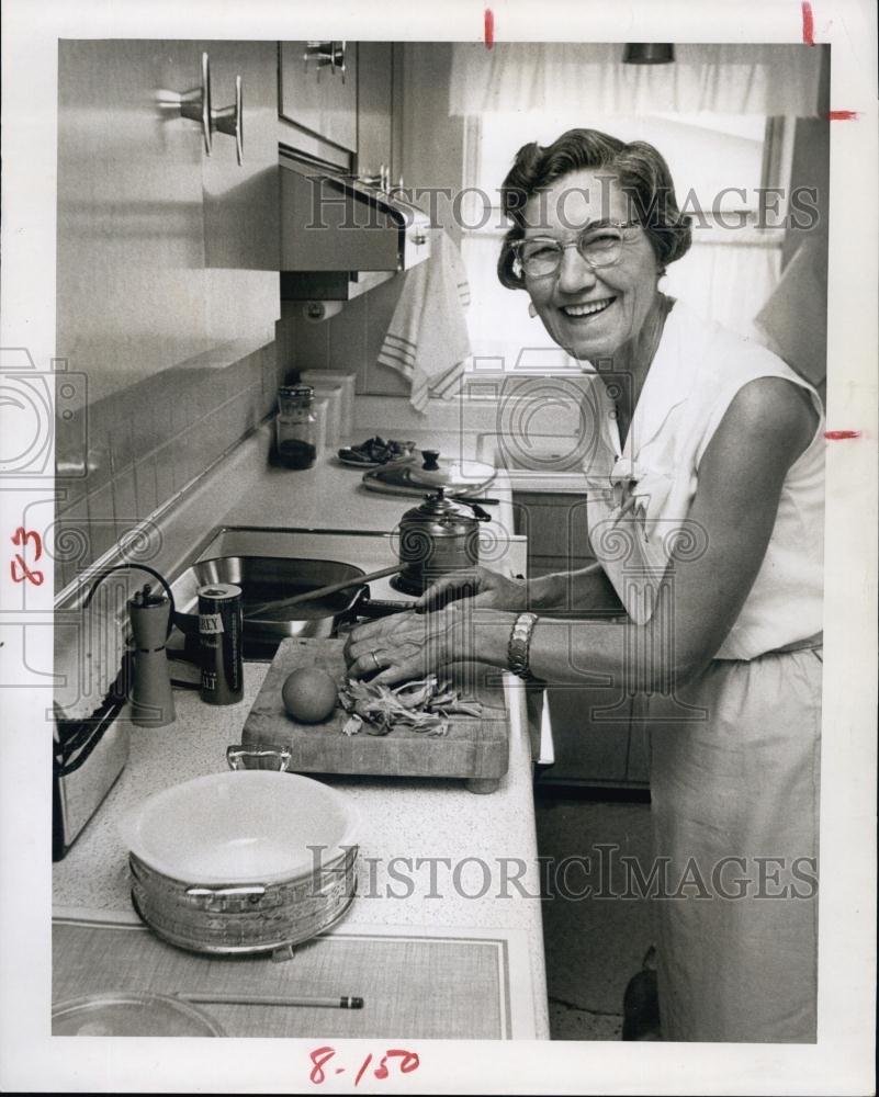 1966 Press Photo Mrs RE Post recipe Contest Winner - RSL65151 - Historic Images