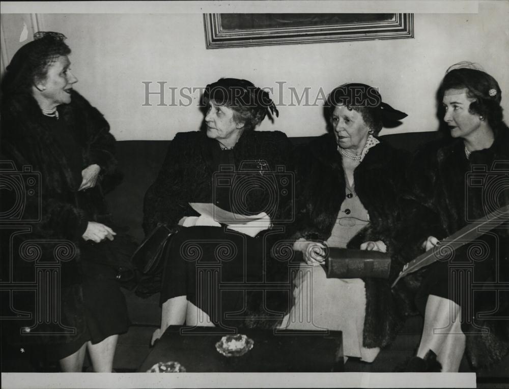 1951 Press Photo Mrs A Titcomb,Mrs M Prince,Mrs J Ordon & Mrs V Cabot - Historic Images