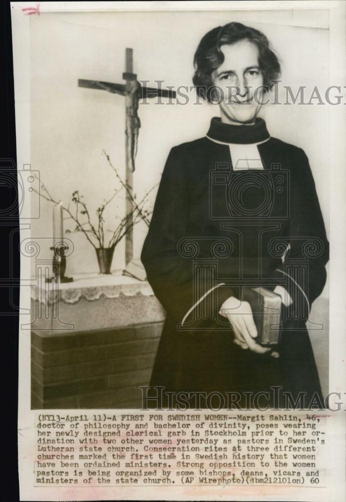 1960 Press Photo M Sahlin&#39;s ordination by Swedish Lutherans a first for women - Historic Images