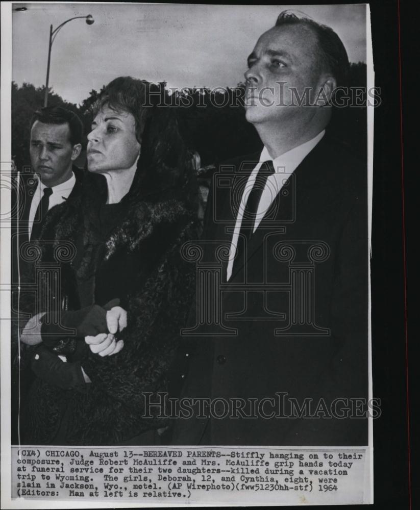 1964 Press Photo Judge Robert McAuliffe and wife at funeral for their daughters - Historic Images