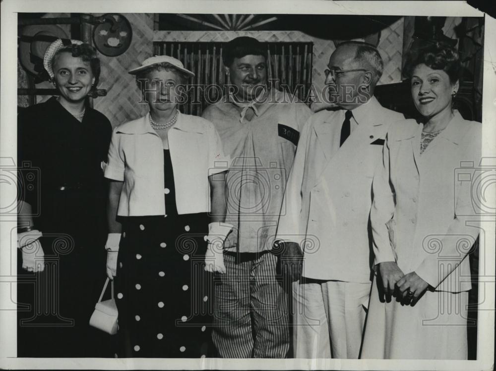 1953 Press Photo Former President Harry Truman, Bess, Margaret Actor Walter - Historic Images