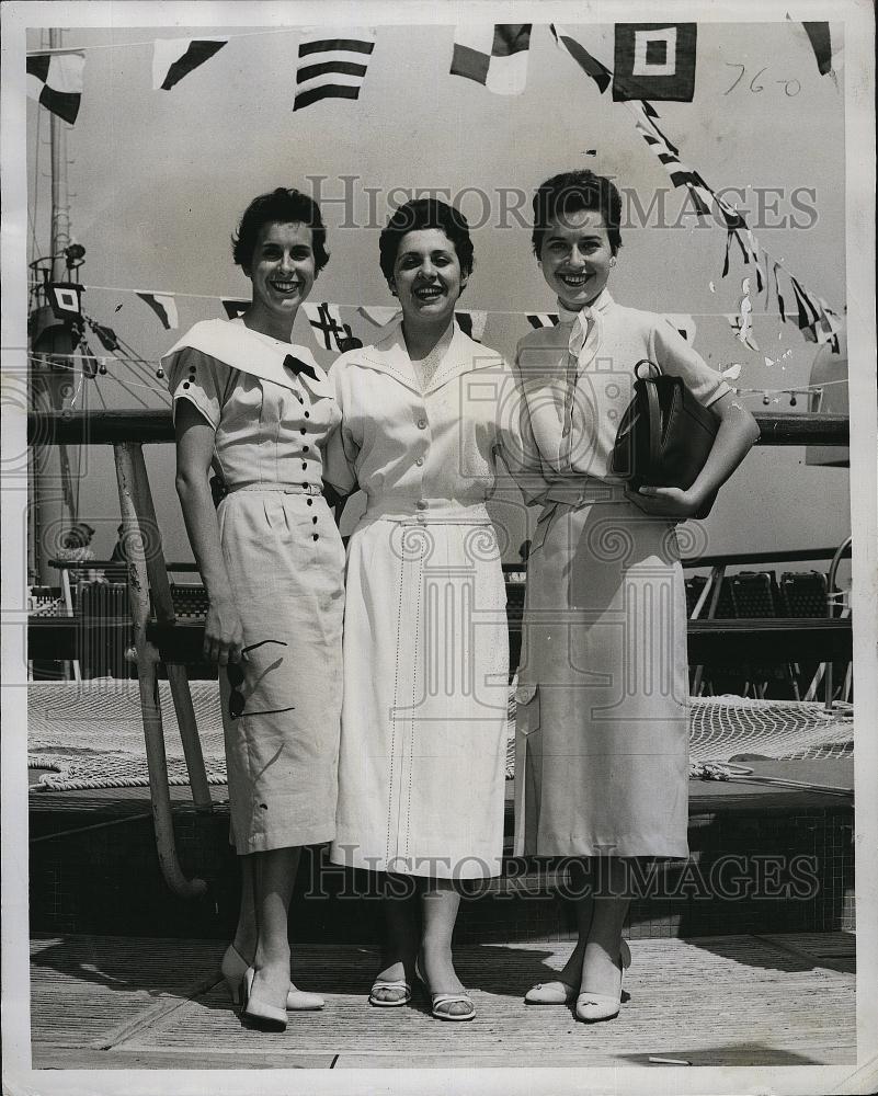 1956 Press Photo AnnaMay &amp; Helen Hicoli On SS Constitutor Sailing From NY - Historic Images