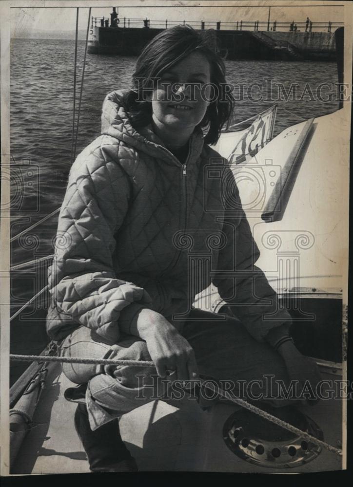 1955 Press Photo Psychologist Nicolette Milnes Walker Sailing The Atlantic Alone - Historic Images
