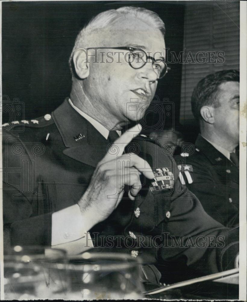 1949 Press Photo Gen Lawton Collins, Army Chief of Staff in Meeting - RSL01495 - Historic Images