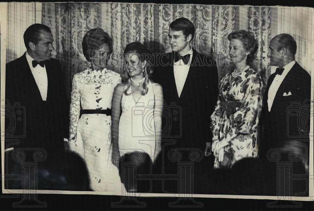 1971 Press Photo Tricia Nixon Announces Engagement To Edward Finch Cox - Historic Images