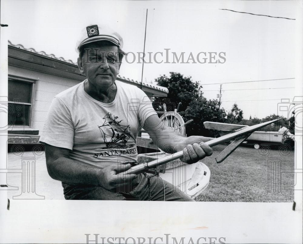 1981 Press Photo Bill Miller,shark fisherman in Florida - RSL68673 - Historic Images