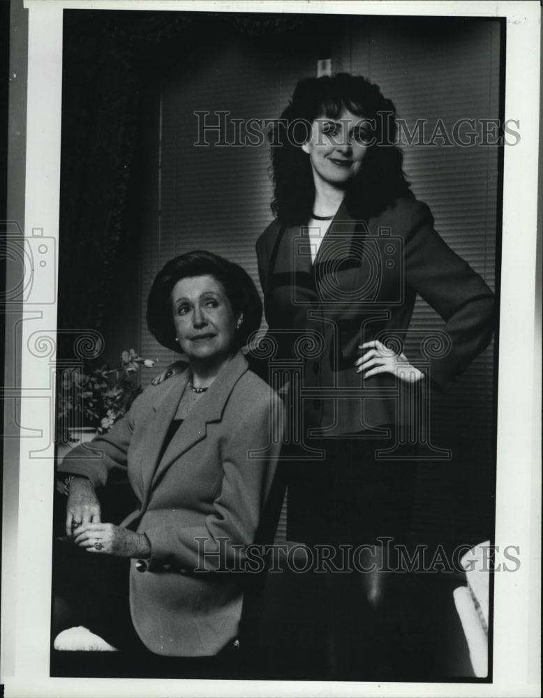 1995 Press Photo Author Mary Higgins Clark With Daughter Carol Portrait - Historic Images