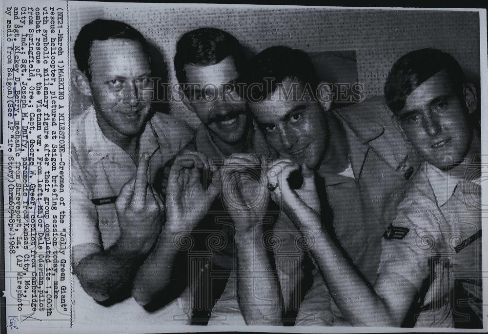 1968 Press Photo Helicopter crew Maj D Oderman,Capt Greer,Sgt J Duffy,Sgy Berry - Historic Images