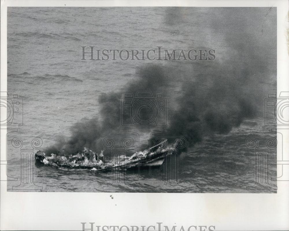 1975 Press Photo Boat on Fire - RSL69293 - Historic Images