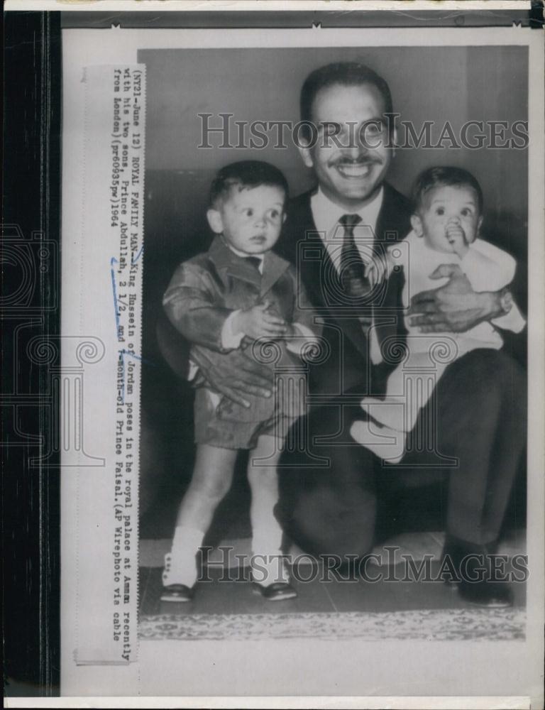 1964 Press Photo King Hussein Jordan Royal Palace Prince Abdullah Faisal Royalty - Historic Images