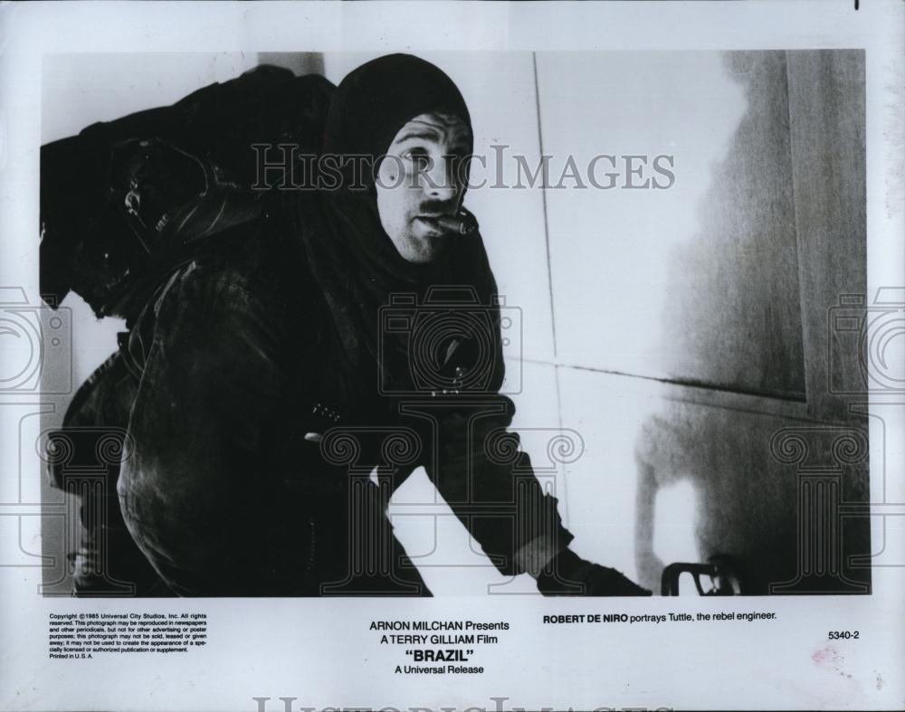1985 Press Photo Actor Robert de Niro in "Brazil " - RSL88201 - Historic Images