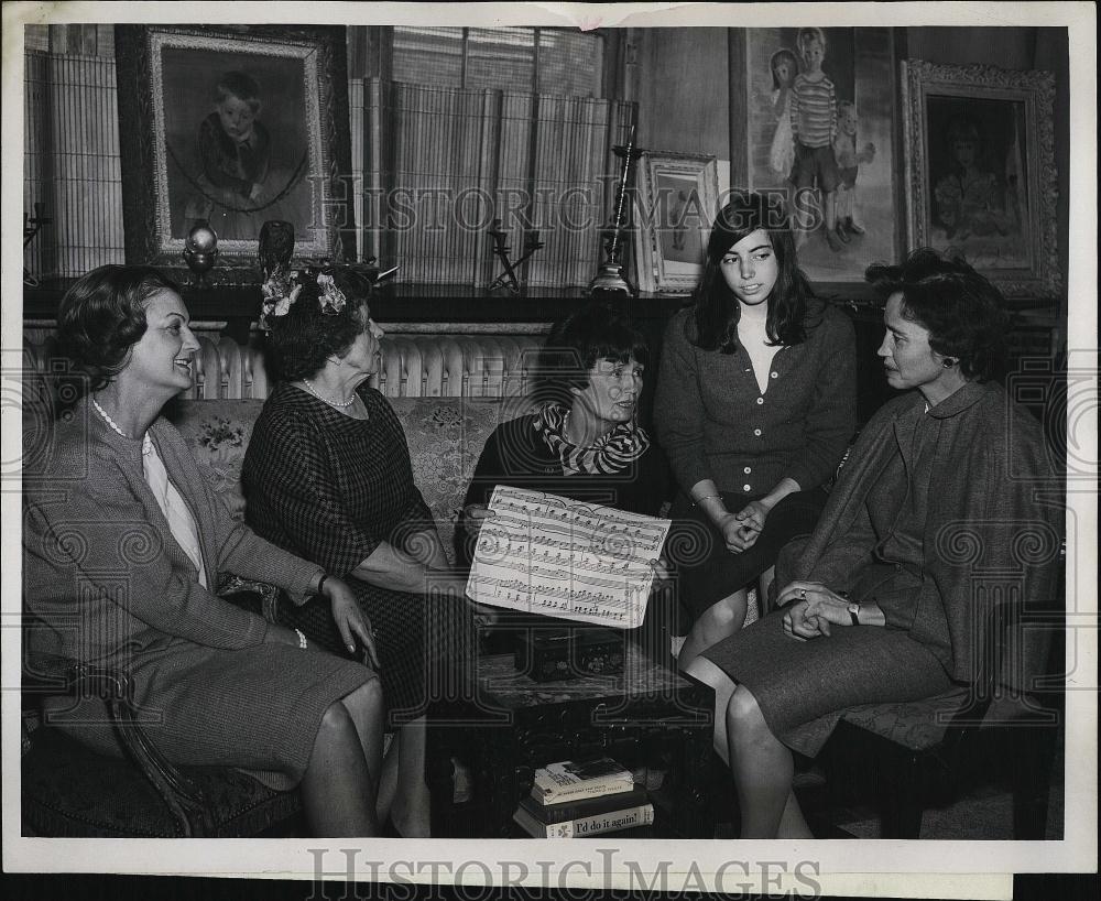 1965 Press Photo Meeting at home of Mrs Gardner Cox Mrs Rene Champollion,Mrs - Historic Images