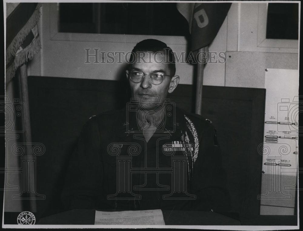 1948 Press Photo 1st Lt Robert O Mitchell Transportation Crops veteran WWII - Historic Images