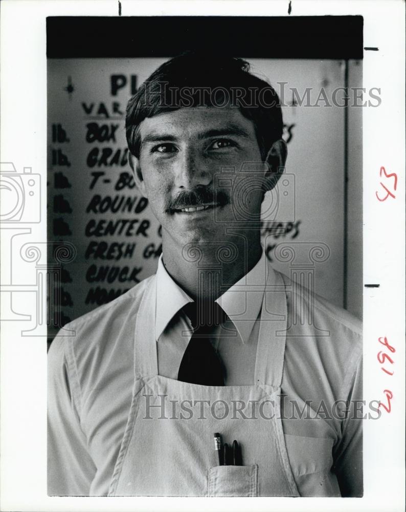 1984 Press Photo David Miller, of Miller Meats store - RSL64331 - Historic Images