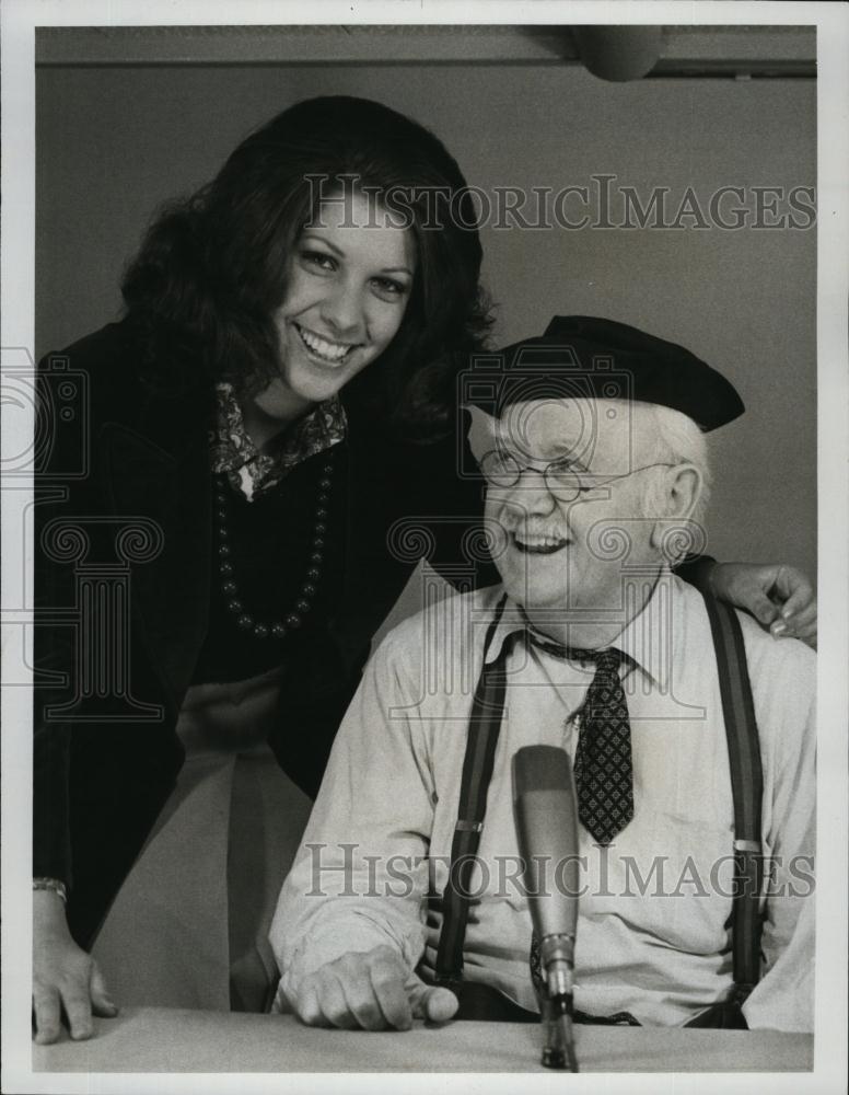 1973 Press Photo Miranda Barone queen Pasadena Tournament Roses Charley Weaver - Historic Images