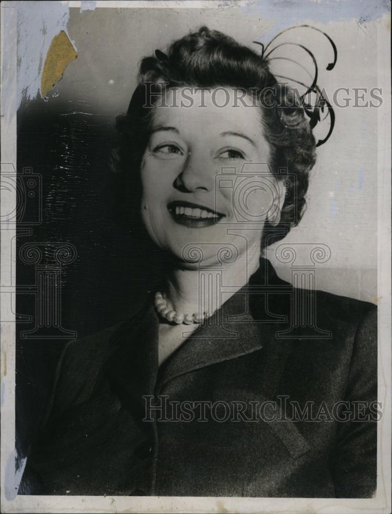 1956 Press Photo Josephine Beatty Owner Of Lad & Lassie Shop In Court Testifying - Historic Images
