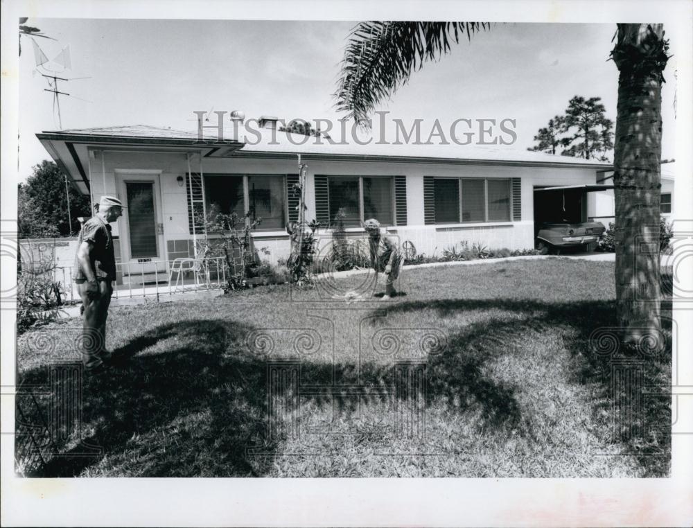 1971 Press Photo Mr &amp; mrs George Sacher at their Florida home - RSL68337 - Historic Images