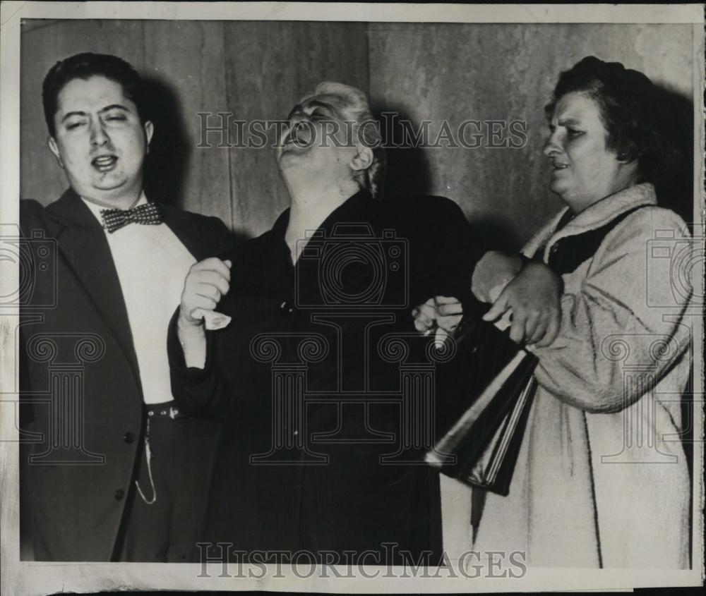 1956 Press Photo Mrs Katherine Daniel Screams After Son Thomas Daniel Convicted - Historic Images