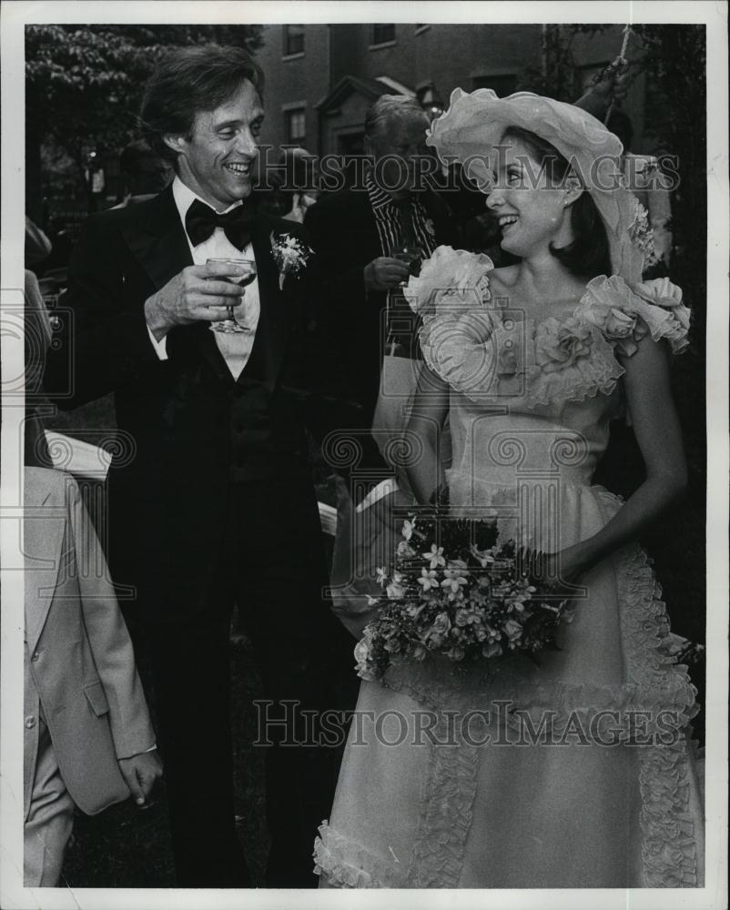 1979 Press Photo Dr Robin Cook &amp; Bride Barbara Mougin At Wedding - RSL41717 - Historic Images