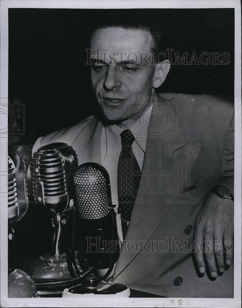 1948 Press Photo Victor Perlo Denies Involvement In Soviet Spy Ring - RSL81729 - Historic Images