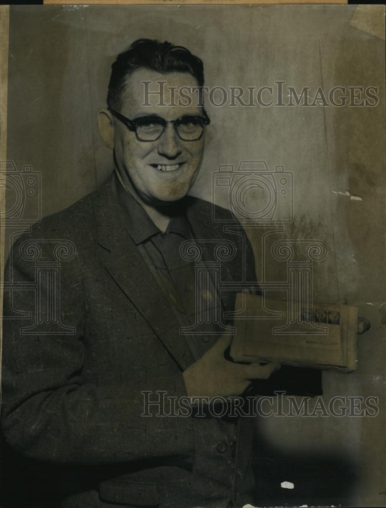 1958 Press Photo Eddie Collins, Lynn News Reporter - RSL41909 - Historic Images